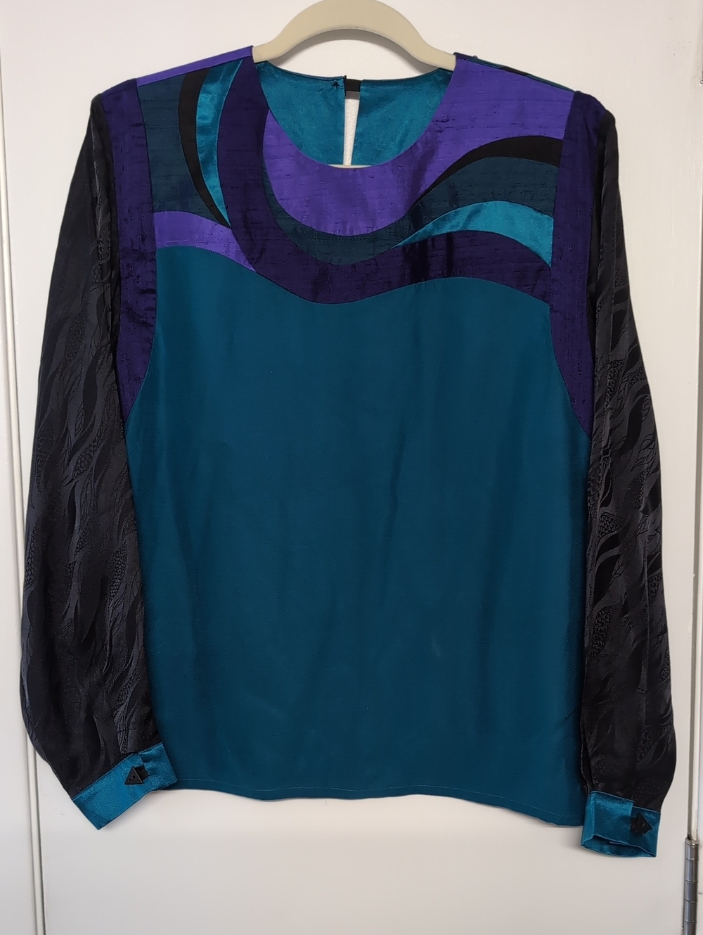 Bonnie DurantTeal and Purple Wave-Detail Long Sleeve Silk Blouse